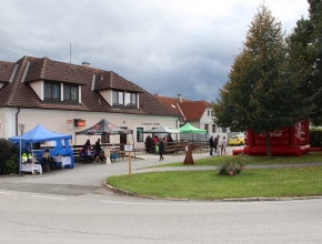 Zóna pro děti - malování na obličej, tvořivé dílničky, skákací hrad Coca-Cola